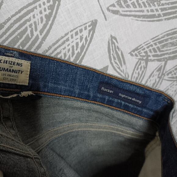 Citizens of Humanity Jeans Blue Denim Distressed Knee Vintage Wash - Picture 3 of 11